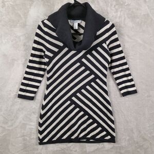 White House Black Market Sweater Size XS